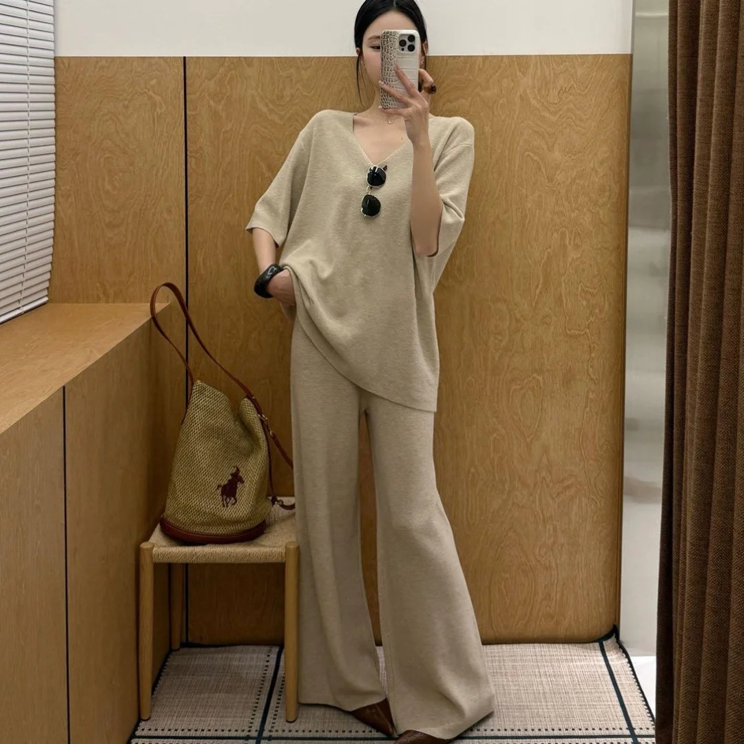 

Women's Casual V-neck Short Sleeve Knitted Sweater Set Loose Fit Wide Leg Pants Two-piece Suite Spring Summer New Arrival