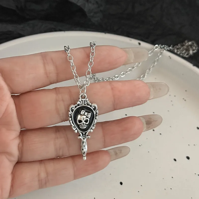 Harajuku Black Gothic Bat Spider Cross Pendant Necklace Unisex Grunge Y2K Style Halloween Jewelry Accessory
