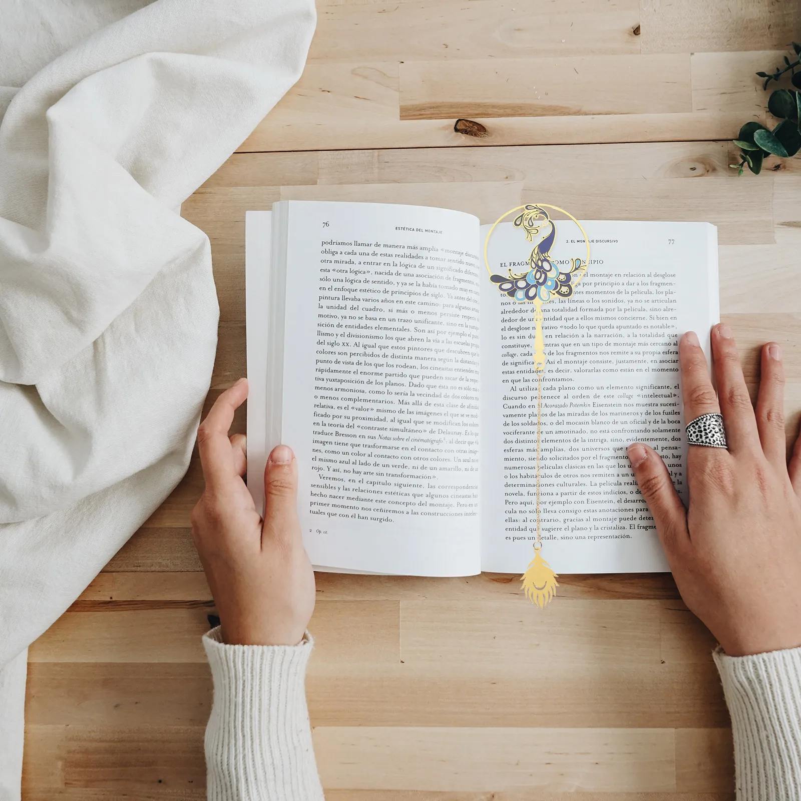 

Peafowl Bookmark Vintage Hollow Metal Page-Marker Exquisite Copper Bookmark For Book Lovers Students Gift Retro Book Club