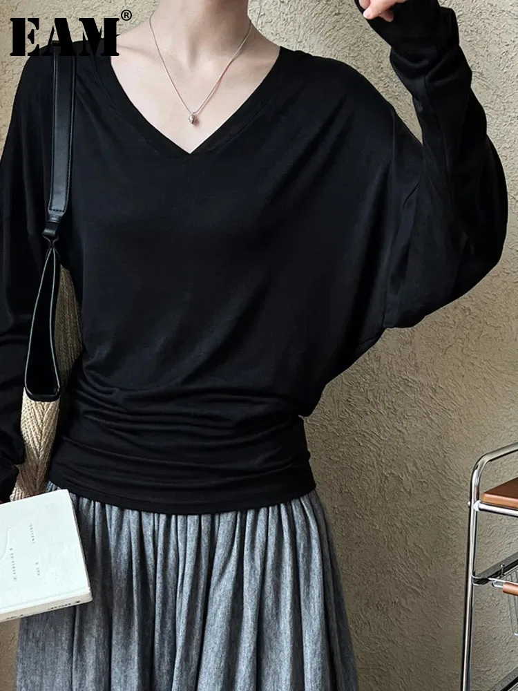 [EAM] Women Black Brief Elegant Big Size T-shirt New V-Neck Long Batwing Sleeve Fashion Tide Spring Autumn 2025 1DH7029