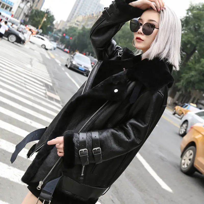 2022 New Autumn Winter lamb Fleece Pu leather Jacket Women Short Leather Fur Together Coat Female Slim Warm Outerwear Tops R1980