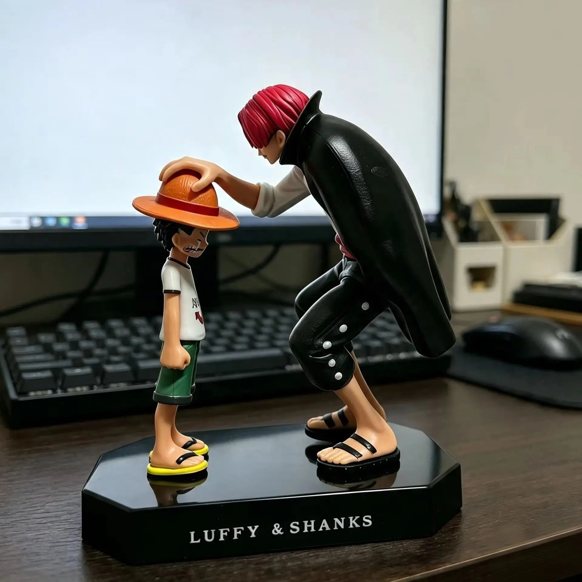 18cm Bestseller Anime Luffy, Zwei-Personen-PVC-Statue, Desktop-Dekoration, Sammlerstück, Fan-Geschenk
