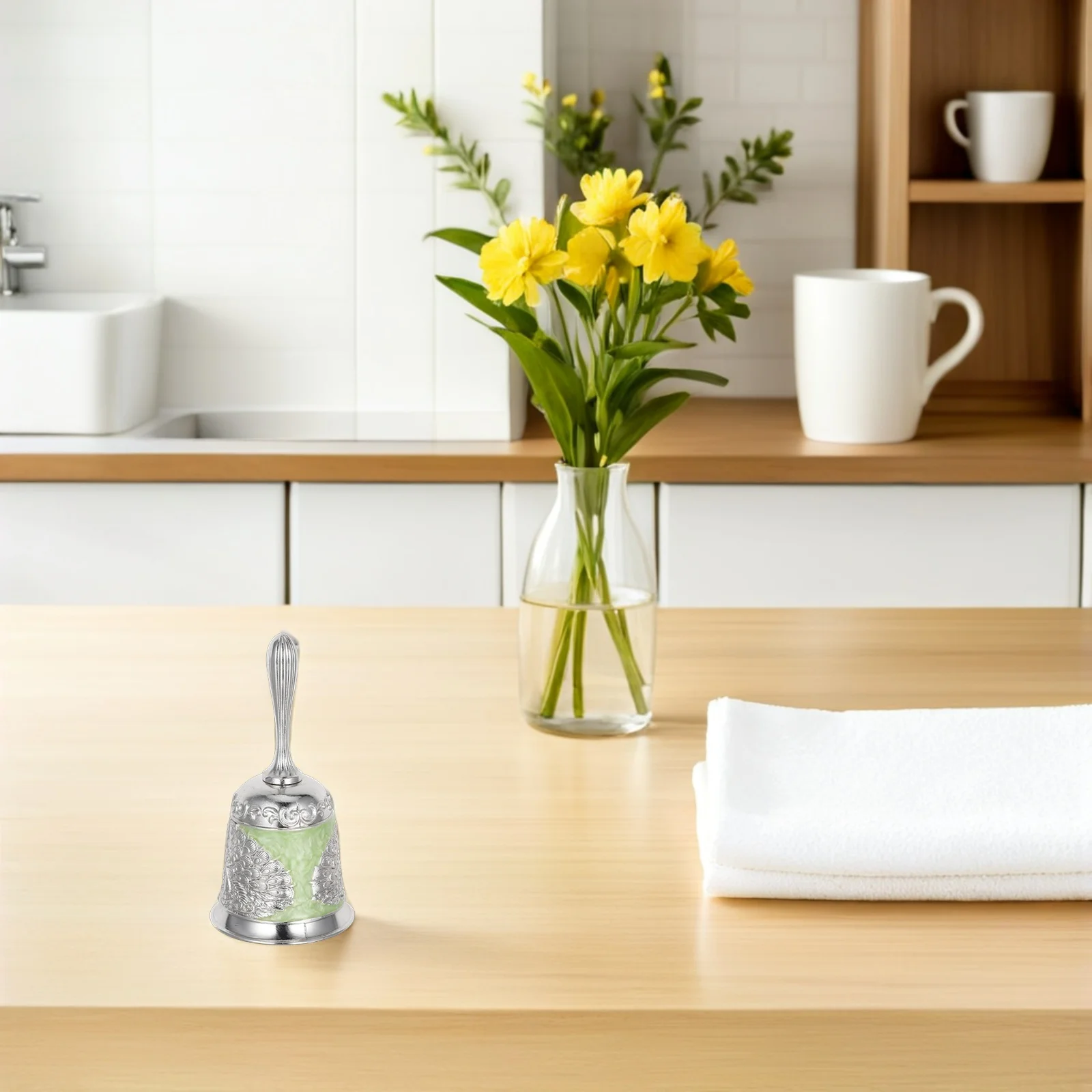 

Small Handbell Vintage Metal Dinner European Design Service For Restaurant Classroom Wedding Decor Table Bell Loud Ringing