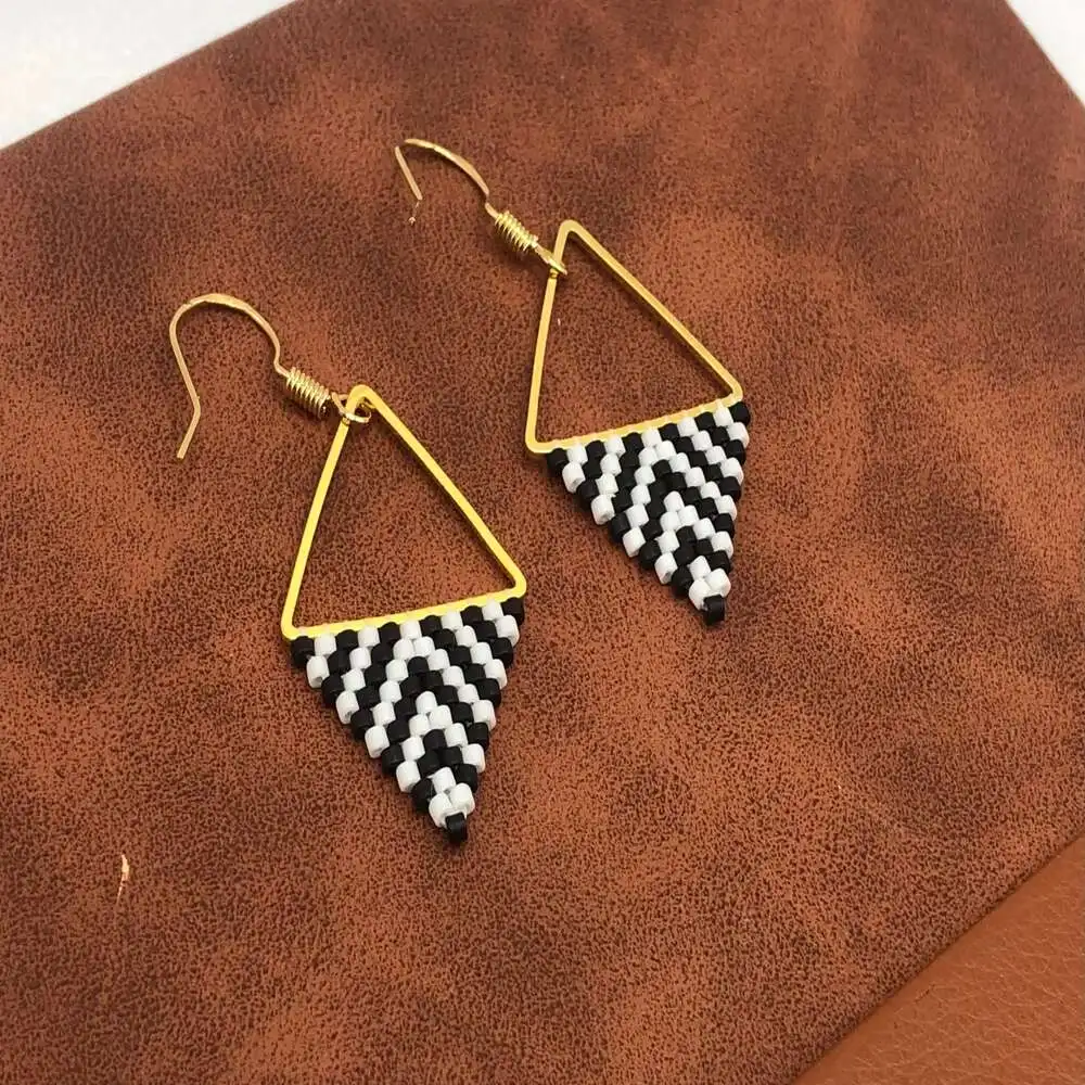 

ZGMXR Rice bead earrings Triangle Bohemia Hand weaving Geometry Woman Fashion Simple Woman Beaded earrings