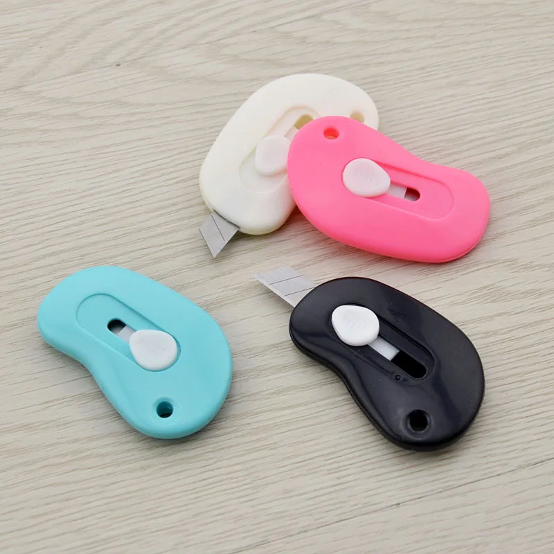 Cute Cartoon Cat Claw Mini Portable Retractable Paper Cutter Clouds Express Unboxer Paper Box Parcel Opener Utility Knife