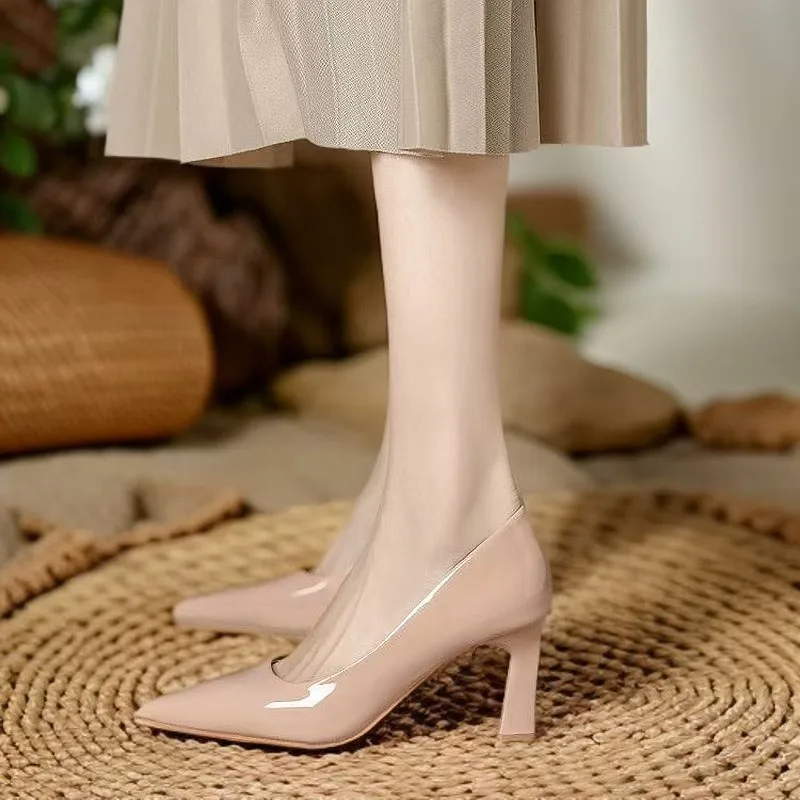 

2026 Fashion Nude Fine High Heels Women's Luxury Lacquer Leather Pointed High Heels Sexy Designer Women's Shoes