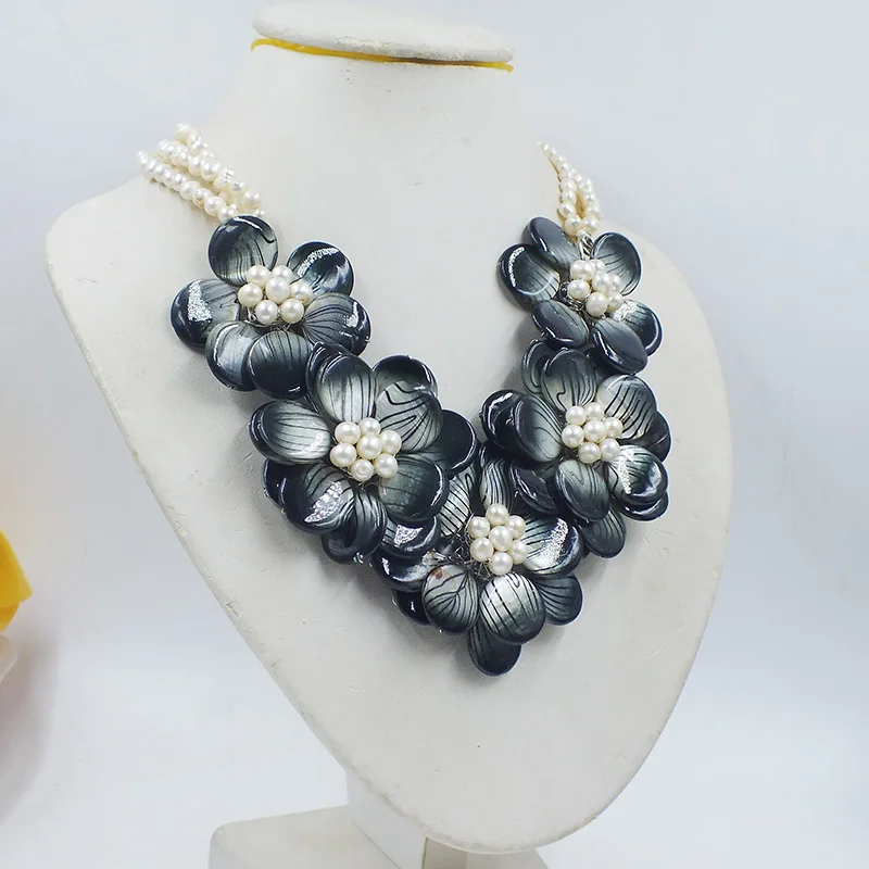 

Latest Design Classic Natural Dream Shell/Freshwater Pearl, Woven Women's Flower Necklace 20"