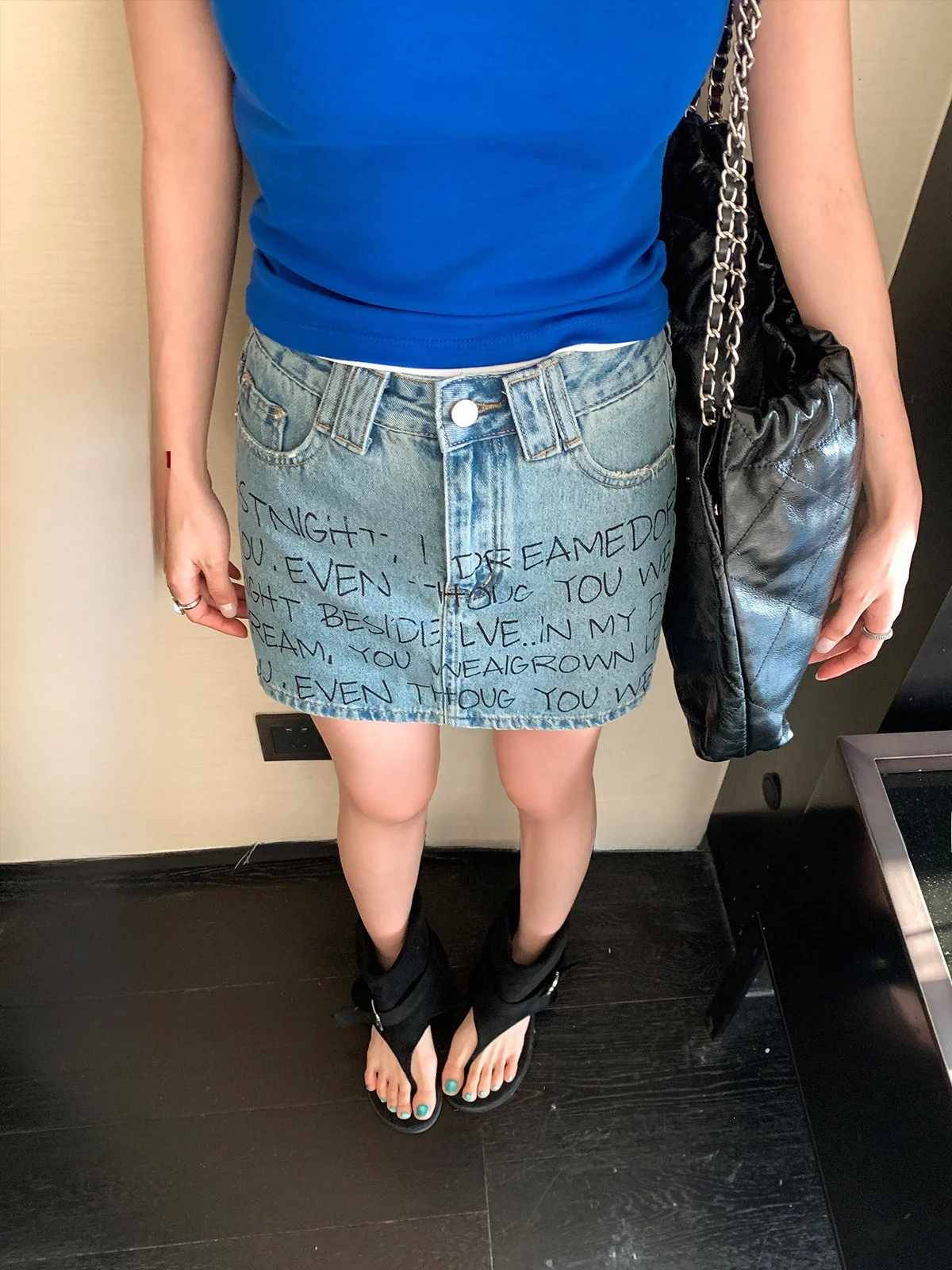 

Юбка LIONE Sli Bla с буквенным принтом, облегающая, из синего денима, повседневная, женская, весенняя, с деталями на карманах