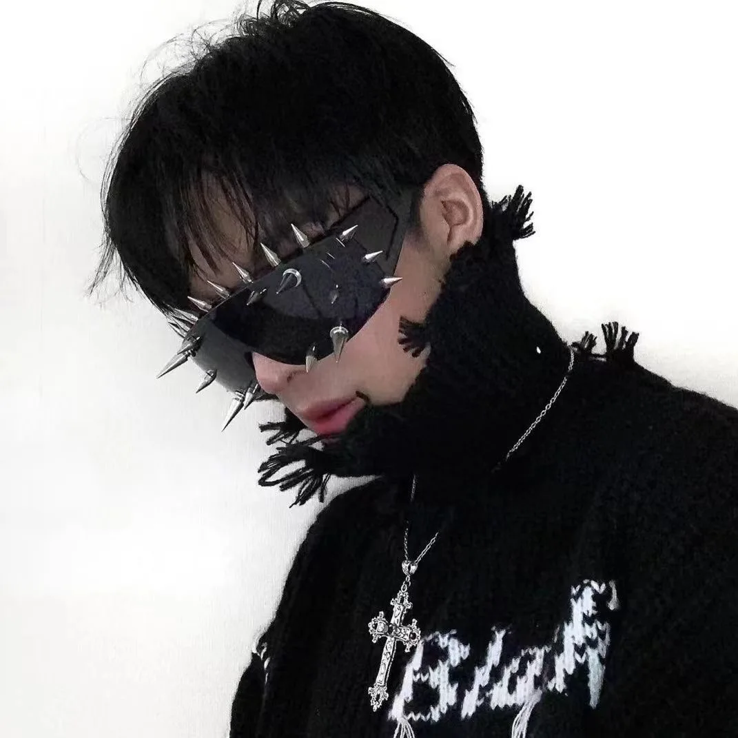 Steampunk Y2K إطار كبير مسمار برشام النظارات الشمسية النساء للرجال خمر الشرير العلامة التجارية الفاخرة مصمم نظارات شمسية الاتجاه قطعة واحدة الظل