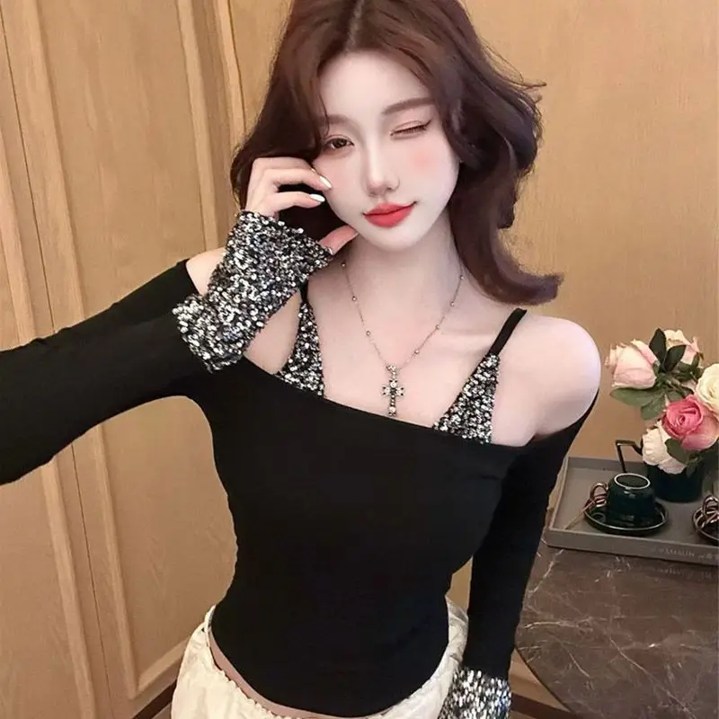 

Hong Kong-style retro, sexy and hot girl red off-the-shoulder long-sleeved T-shirt for women to wear on the outside, a tight-fit