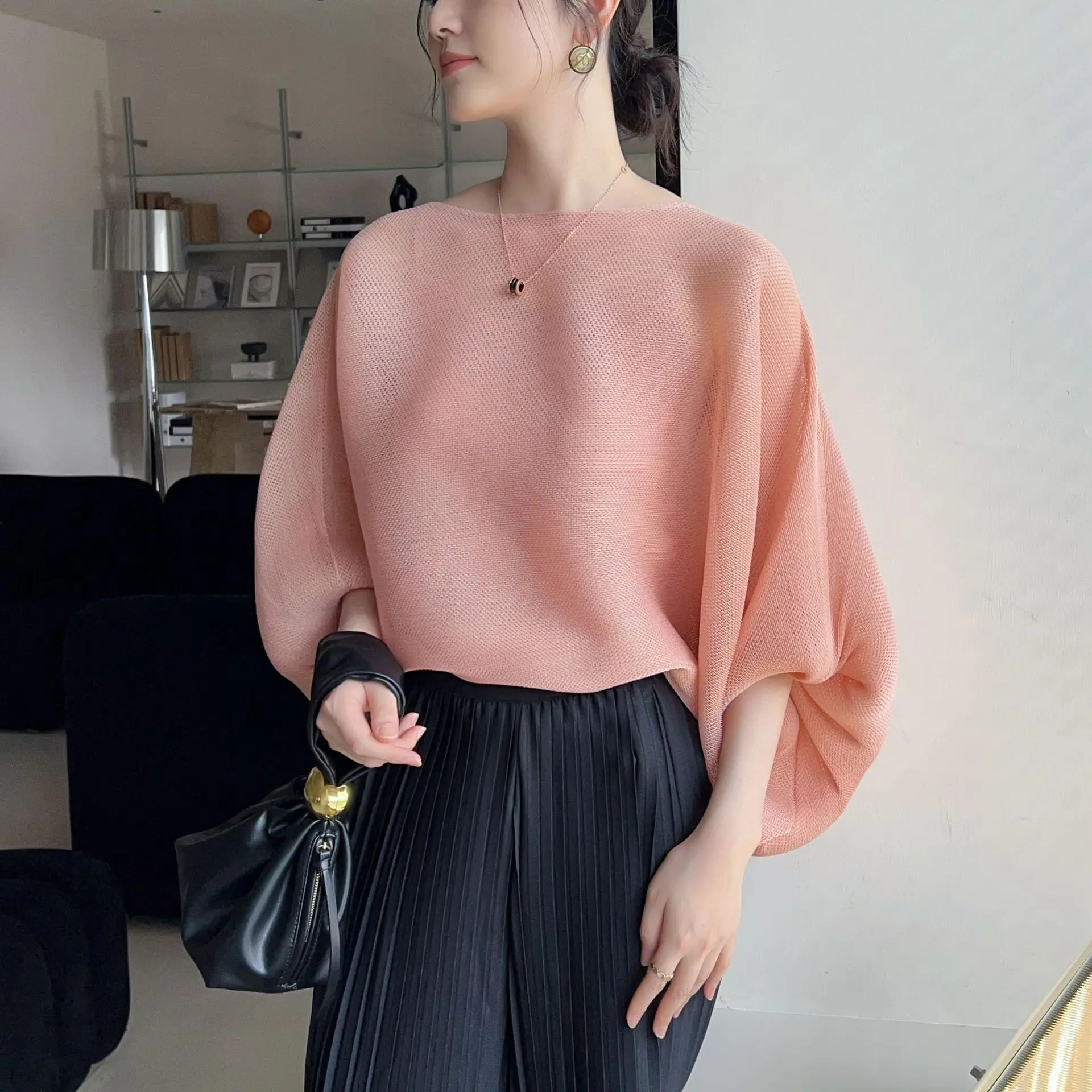 

Miyake Pleated Early Spring New 2026 High-end Pleated Clothing Japan and South Korea Casual Sweet Bat Sleeve Mesh Top T-shirt