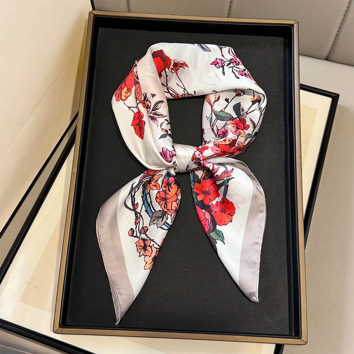 

Floral Print Silk Square Scarfs Women Headscarf Soft Hijab Suitable All Seasons Fashion Decorate Neck Tie Female Foulard Bandana
