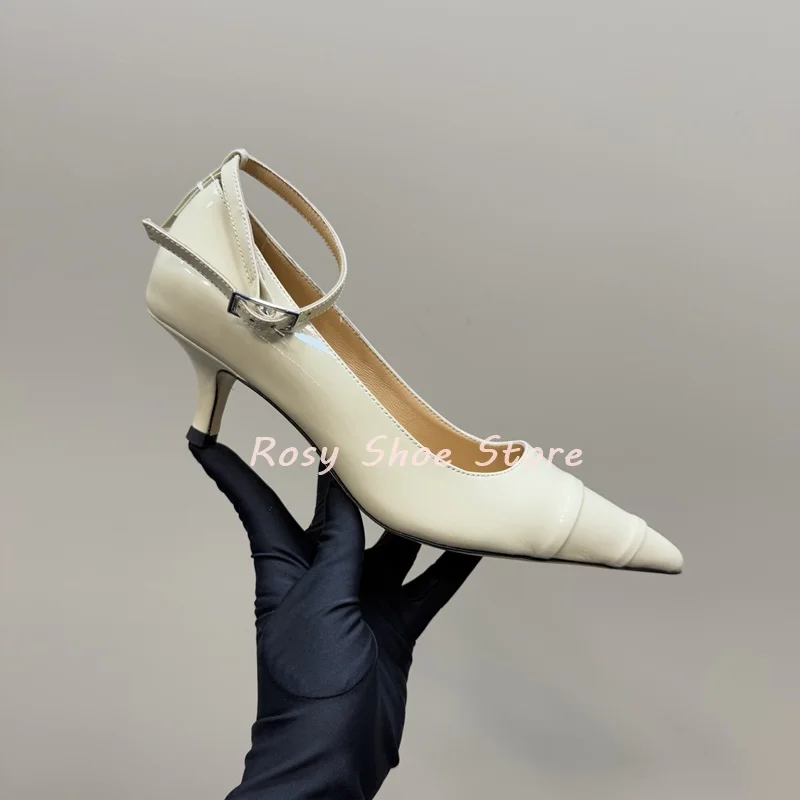 2025 جديد جلد طبيعي بوينت تو هريرة كعب المرأة مضخات بيرليسسينت براءات الاختراع والجلود الكاحل حزام مضخات مكتب سيدة فستان حذاء