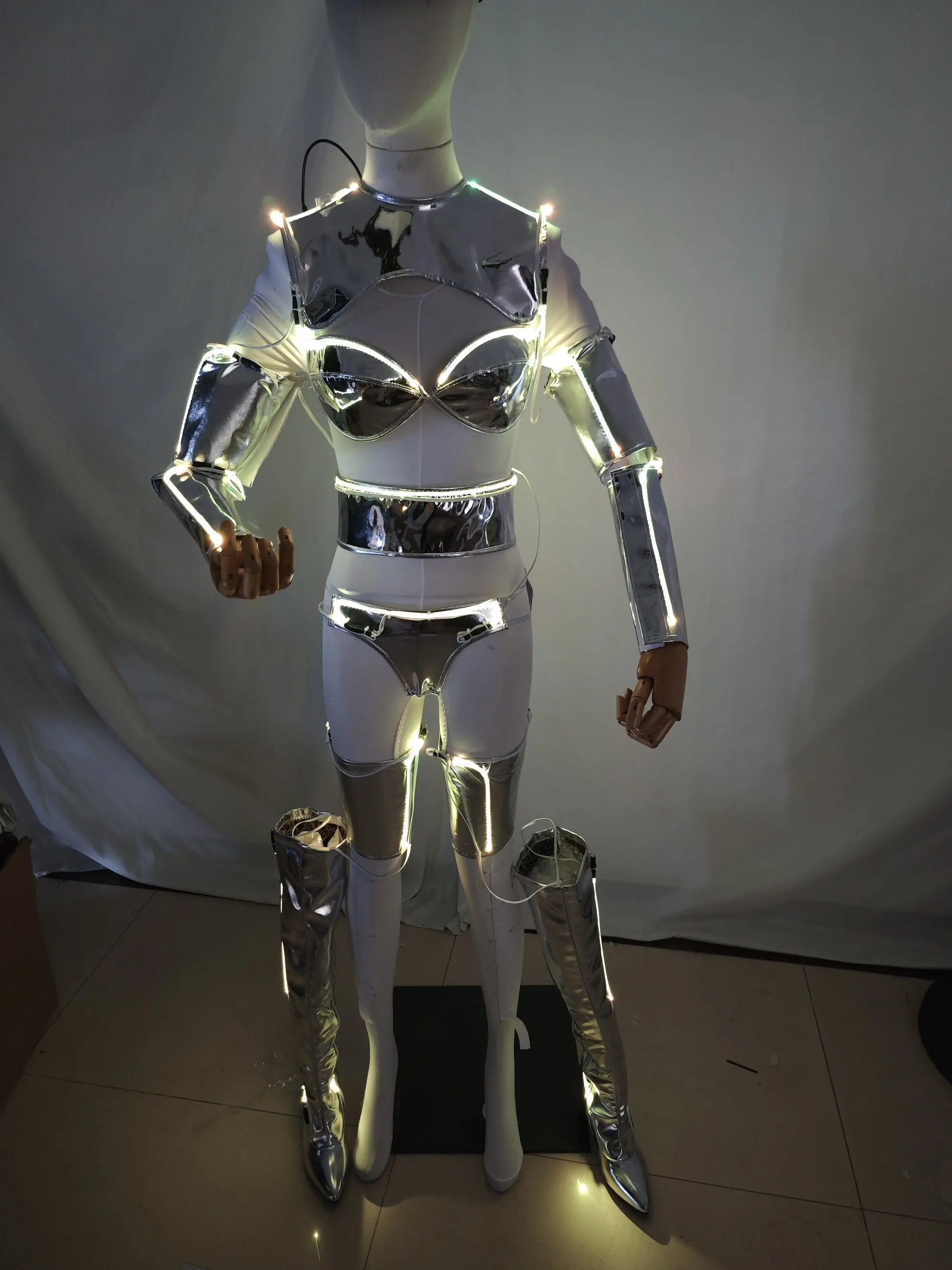 Cyberpunk Rave Wear Metallic Zilver Futuristisch Kostuum LED Licht Clubwear Dansjurk Feestvoorstelling Halloween Cosplay