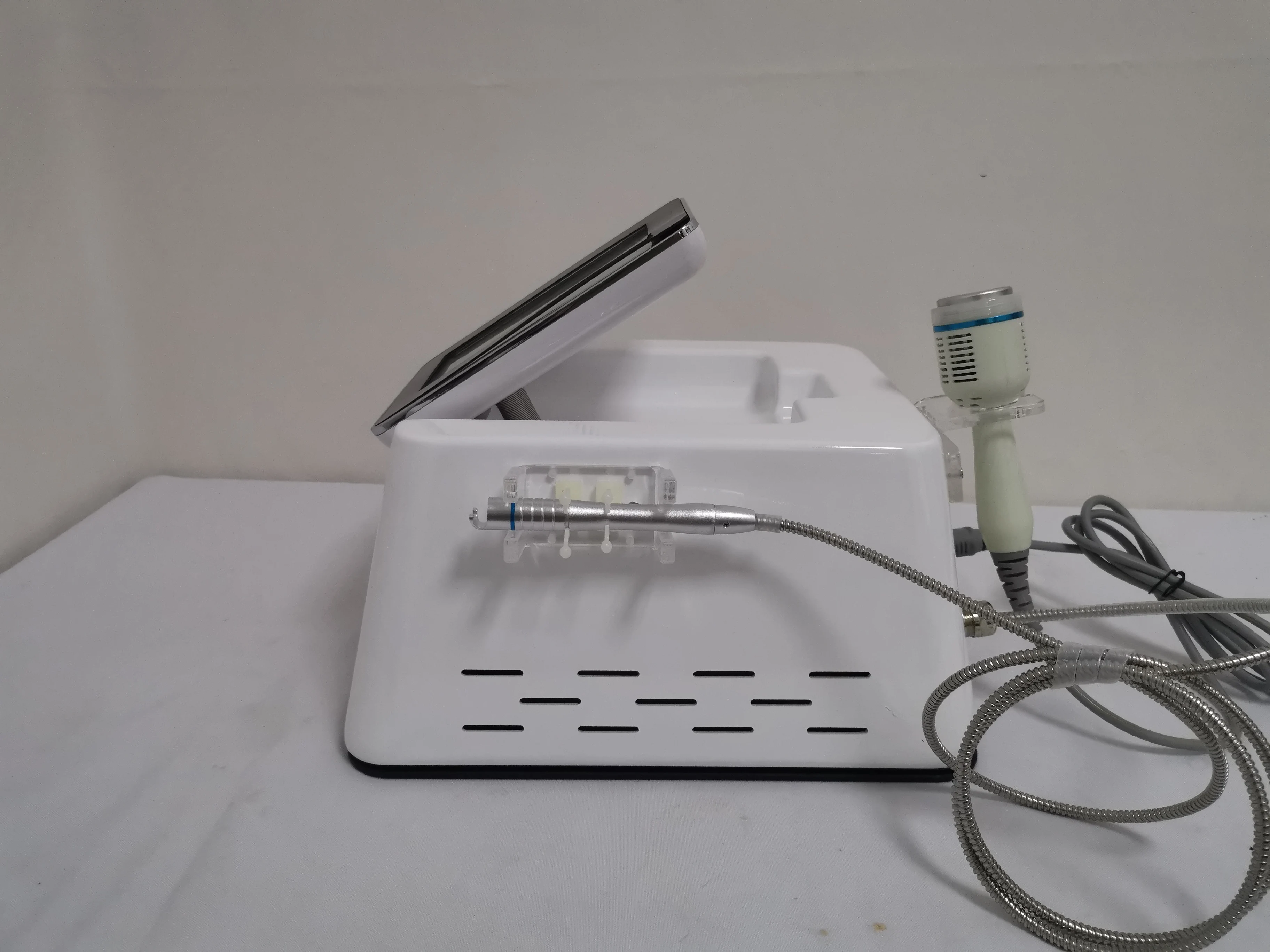 

Professional 980nm Diode Laser Endolifting Device: Red Blood Streak Removal, Home Use, CE Certified