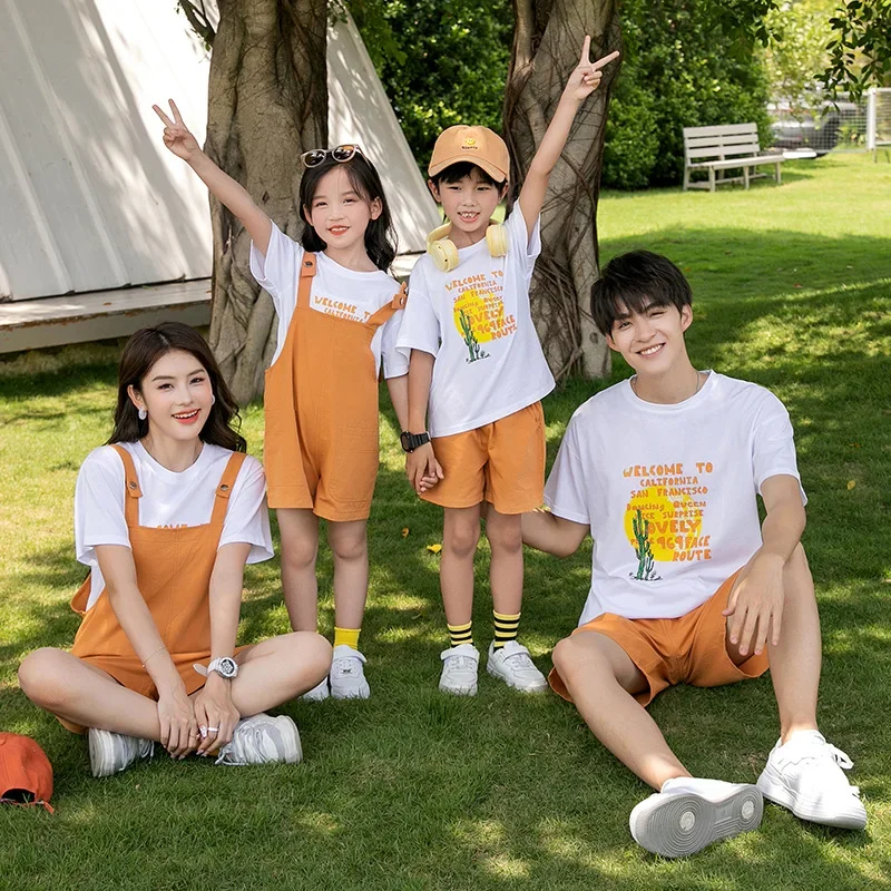 

Summer Family Matching Outfits Daughter and Mom Tops Jumpsuit Two Piece Sets Korean Son and Dad T Shirts Shorts 2 Pieces Clothes