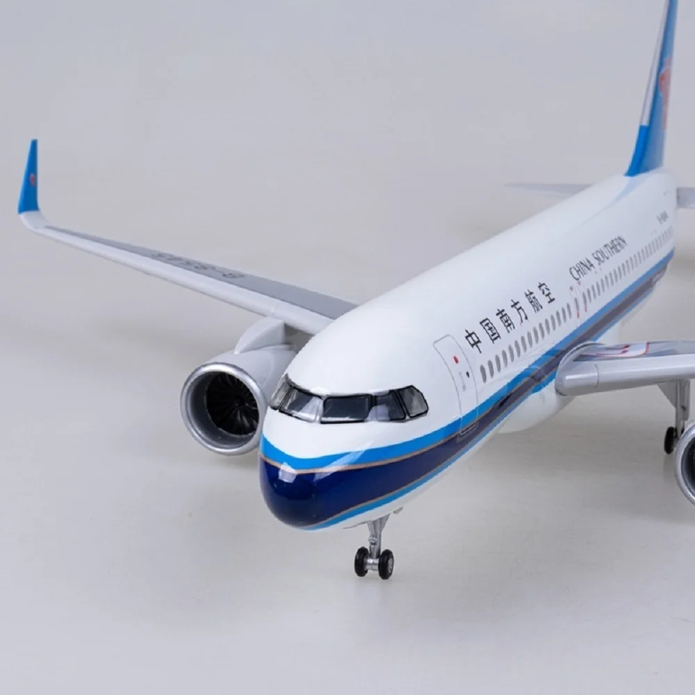 1/80 Scale China Southern A320Neo 47cm Resin Diecast Airplane Model Kit With Stand For Display Collection Plane Gift