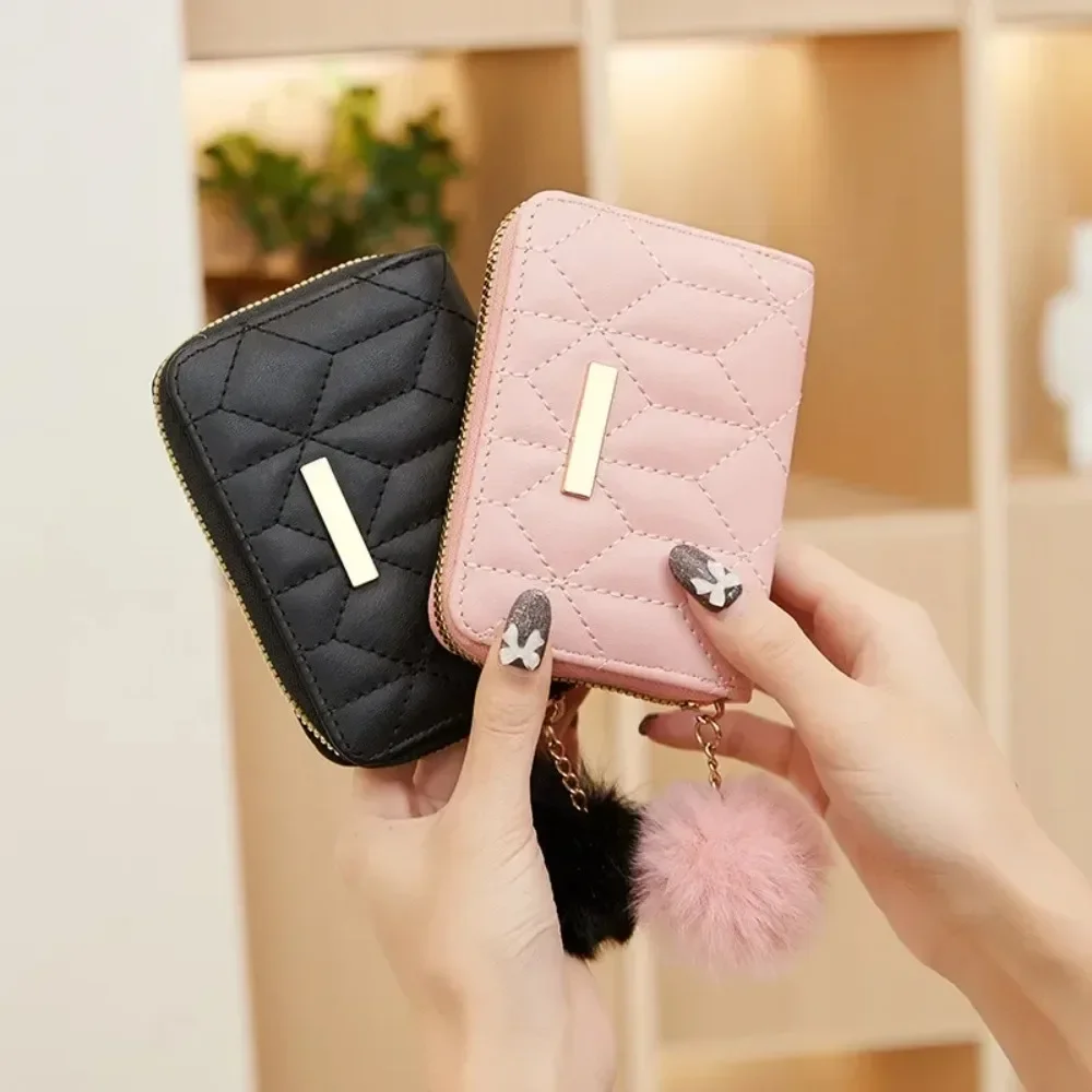 Short Wallets for Women Card & ID Holders Simple Fashion Coin Purse with Plush Pendant Money Bag Bolso De Mujer Bolsa Feminina