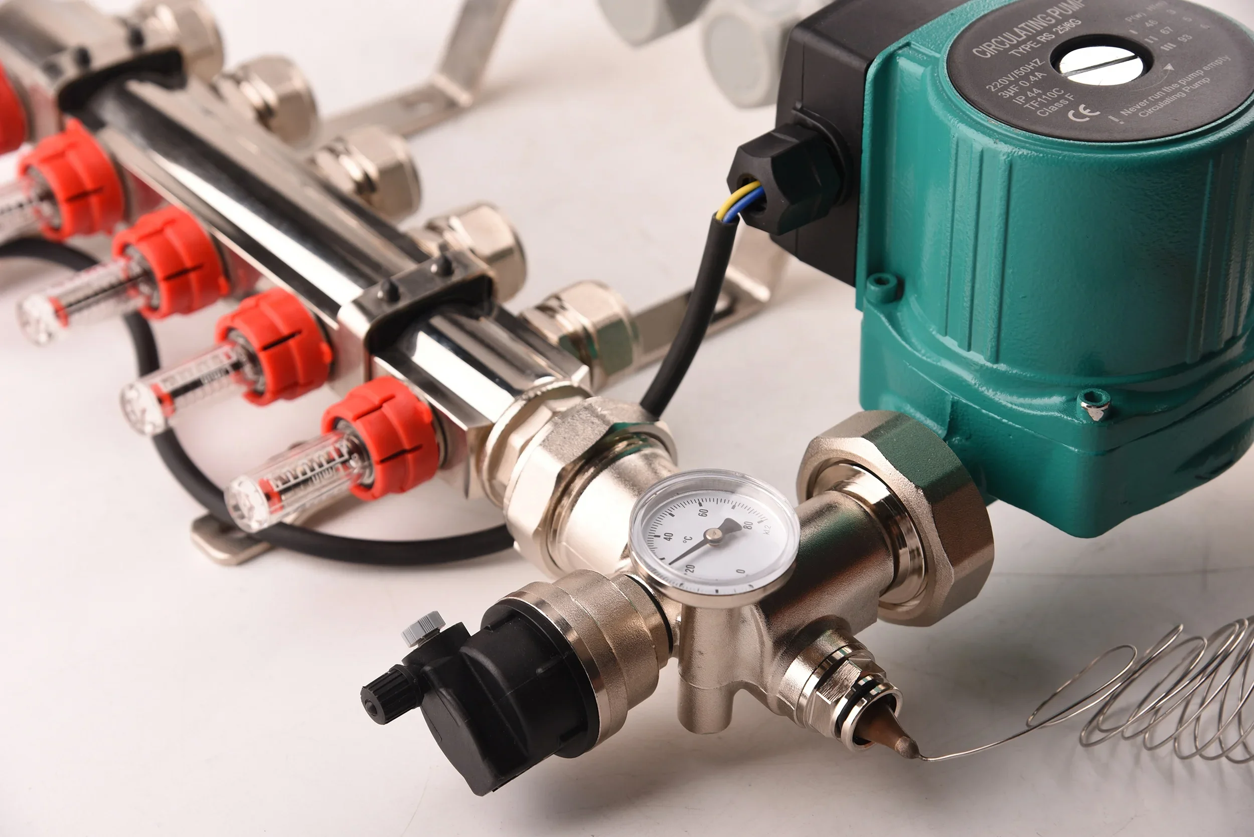 Brass Water Valve Underfloor Heating Manifolds - Radiant Distribution System with Flow Meter for Plumbing Applications