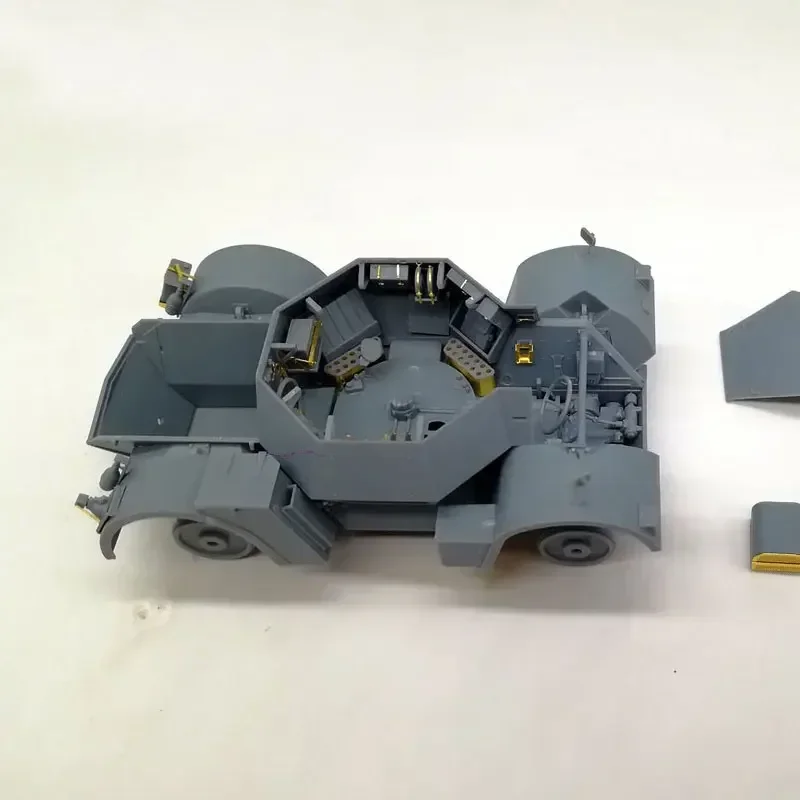 1/35 Gecko modello 35GM0011 UK Daimler Blinded Car Mk.I carri armati di montaggio Scala giocattoli fai da te Kit modello