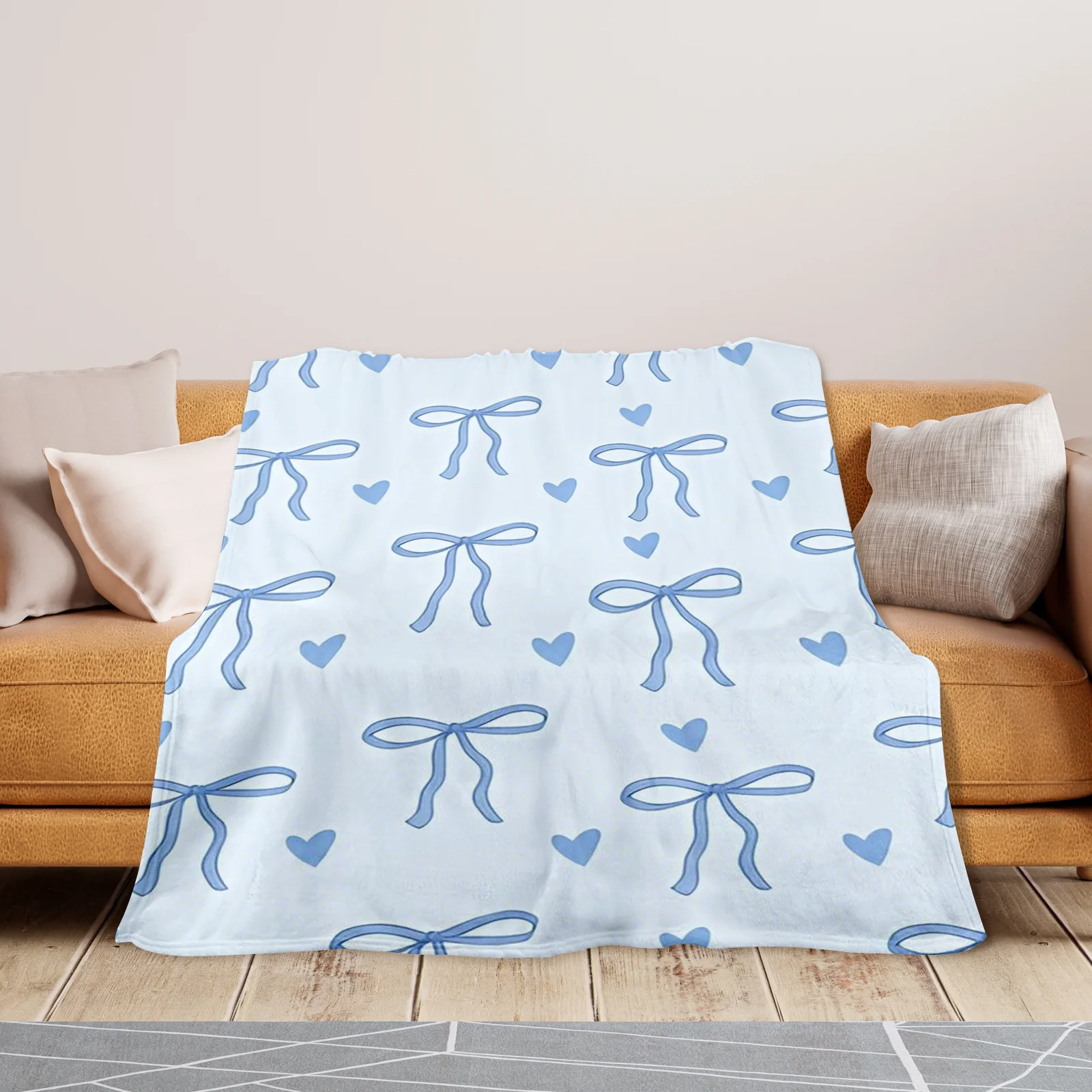Coperta con motivo a cuore con papillon su sfondo blu Design adorabile e tessuto felpato per uno stile carino e un accogliente arredamento della stanza