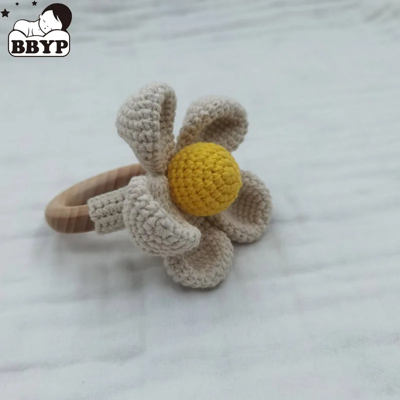 1PC Crochet Flower Rattle Toy Soother Bracelet BPA Free Wooden Teether Ring Baby Product Mobile Pram Crib Wood Toy Newborn Gifts