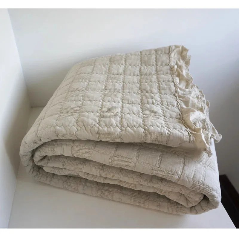

200x230cm Solid Color Quilt, All-Season Cotton Quilted Bedspread with Ruffle, Reversible Coverlet / Blanket for Bed