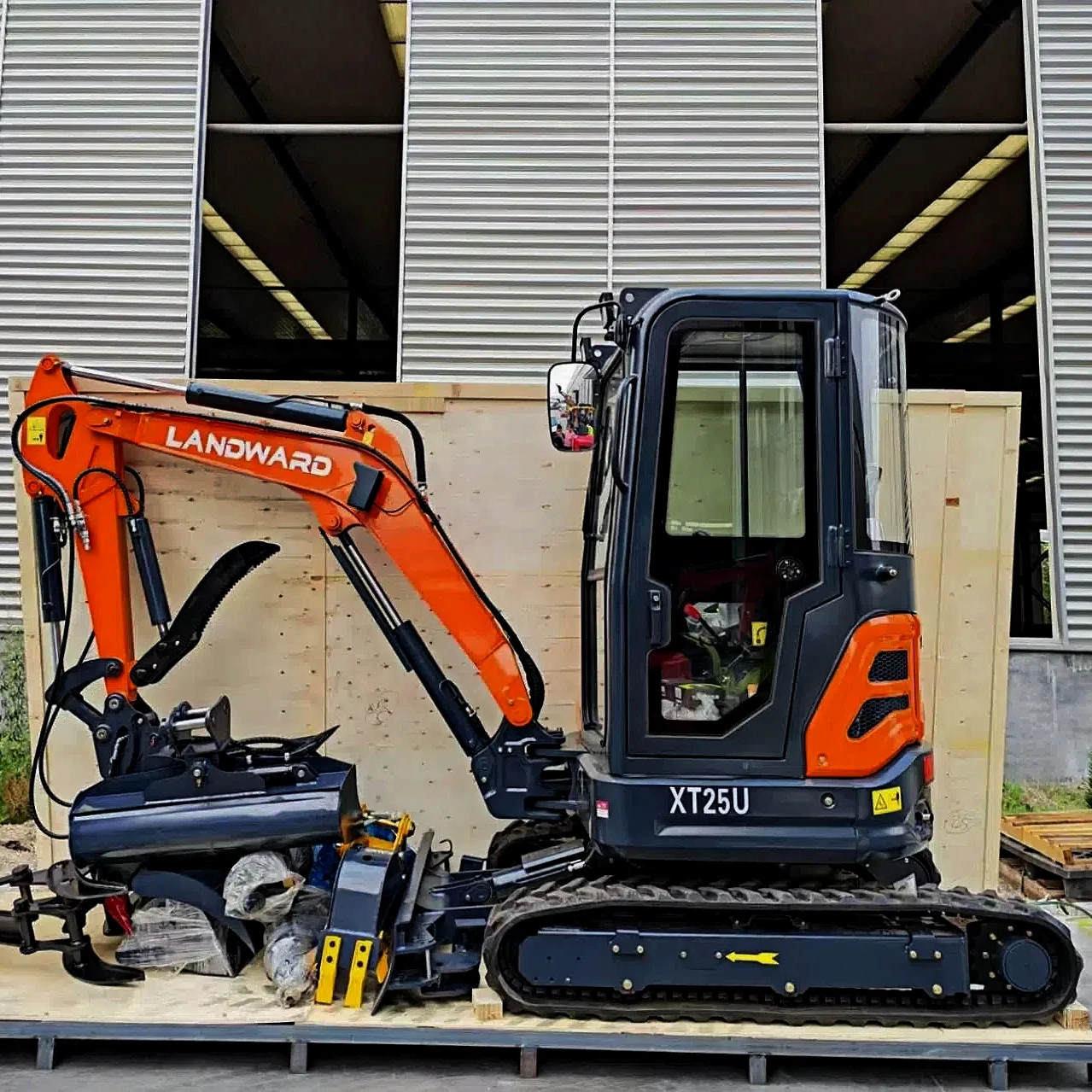 تخصيص حفارة صغيرة 2.5 طن حفار صغير بالجملة جديد الزاحف حقيبة صغيرة متعددة الوظائف حفارة صغيرة 3.5 طن السعر