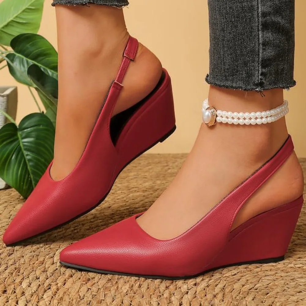 2026 Fashion Women Retro 6.5cm High Heels Wedges Designer Pumps Lady Pointed Toe Middle Low Heels Patent Leather Classic Shoes