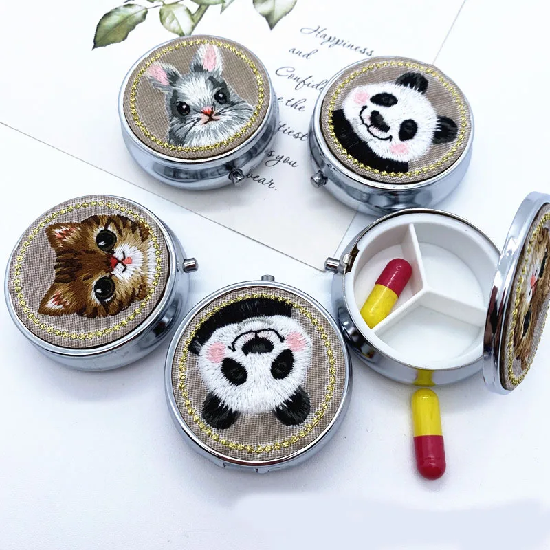 

Embroid Vintage Animals Pill Boxes Holder Metal Round 3 Grids Medicine Case Small Portable Container Splitters MR002