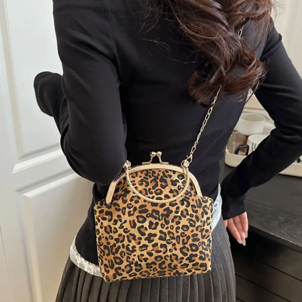 

Wrist Bag Leopard Print Shell Bag Large Capacity Shoulder Bag Box Handbag Metal Chain Messenger Purse Ladies Clutch Bag Party