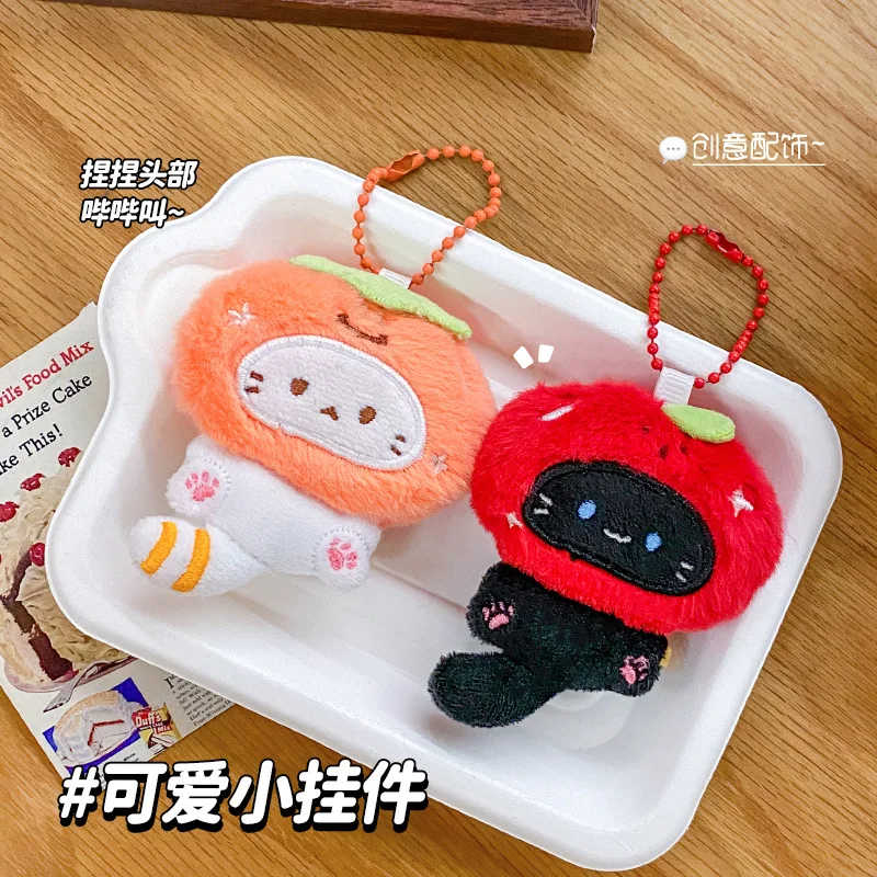 Breloczek z pluszową zabawką w kształcie kreskówkowej głowy pomidora persymony, puszysty, uroczy tost, kurczak, nogi, kapelusz, kot, zwierzę, lalka.