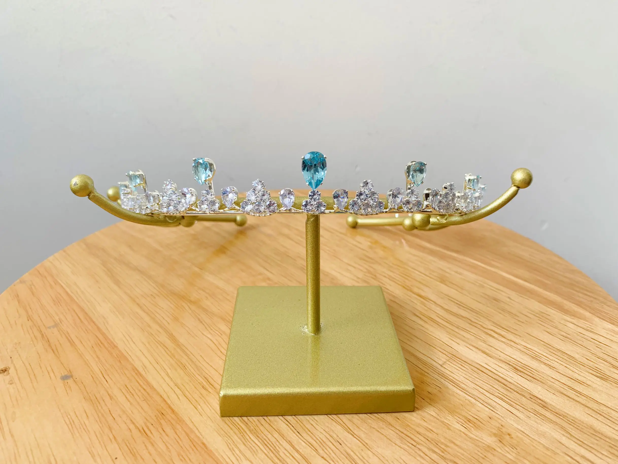 

Wedding Bridal Hairband Wedding Tiara Crown Jewelry With Natural Blue Topaz Gemstone 8*12mm Wedding Bridal Hairwear Accessories