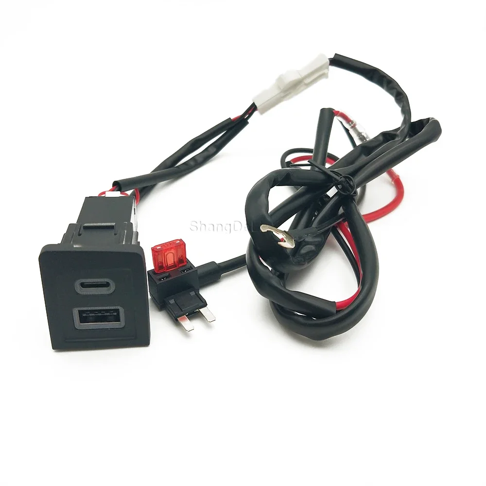 Araç şarj cihazı telefon şarj adaptörü çıkışı USB şarj aleti PD QC3.0 araba şarjı adaptörü Fit Volkswagen Multivan T5 2008-2015