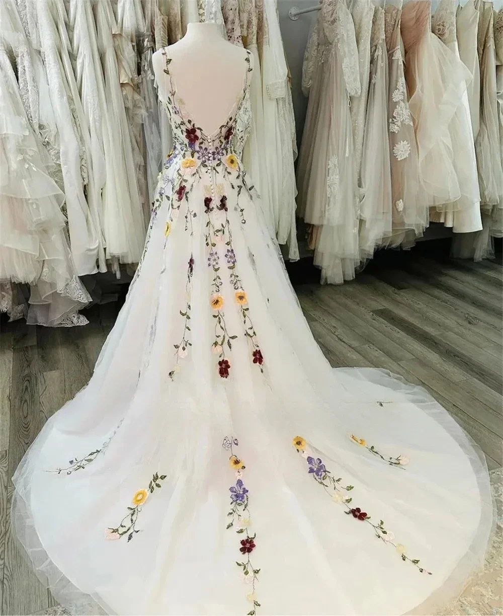 Colorful Embroidered Floral Wedding Dress Flowers V-Neck Backless A -Line Rustic Bridal Gowns Robe de Mariee 2025 Customized