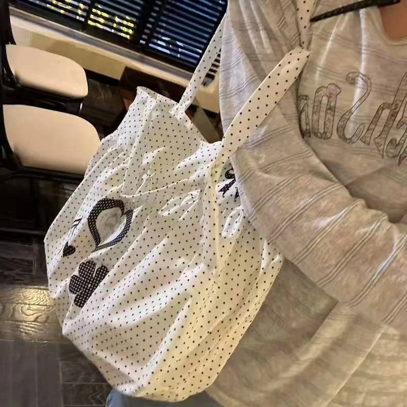 Koreanische Polka Dot Umhängetasche Damen Nylon Einkaufstasche Niedliche Schleife Love Note Bedruckte Einkaufstasche Rock Design Magnetschnalle Achseltasche – Detail 17