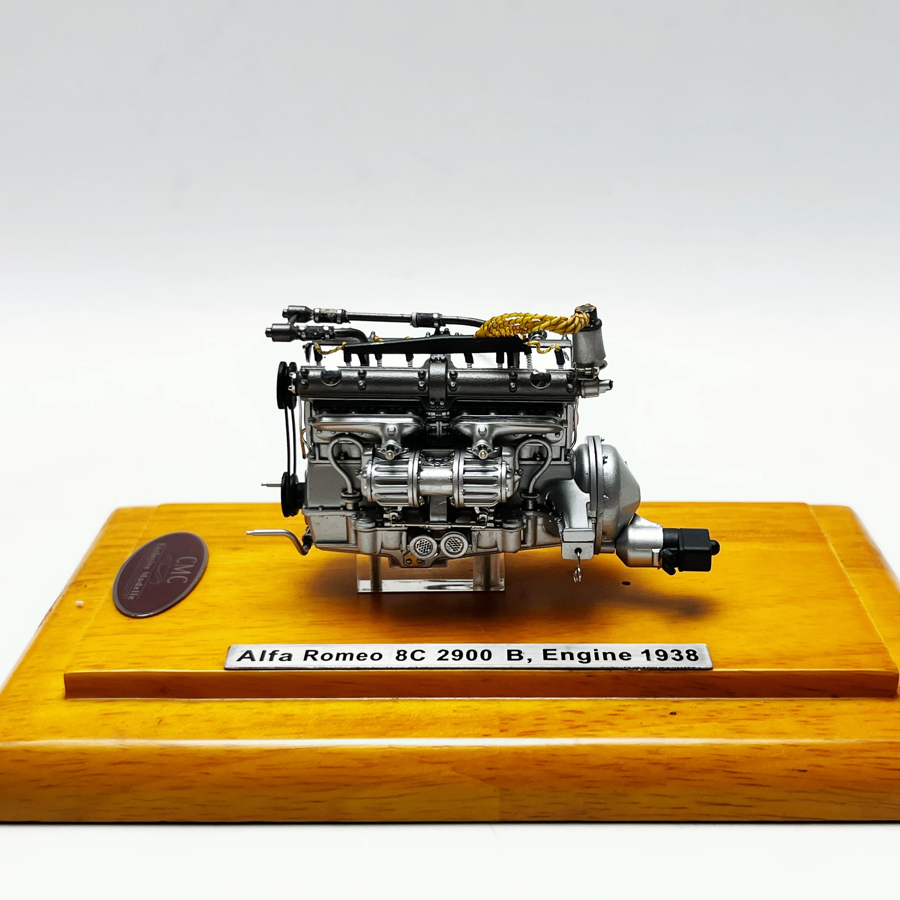 CMC 1/18α Coeficiente Romeo 8C 2900b Modelo de motor