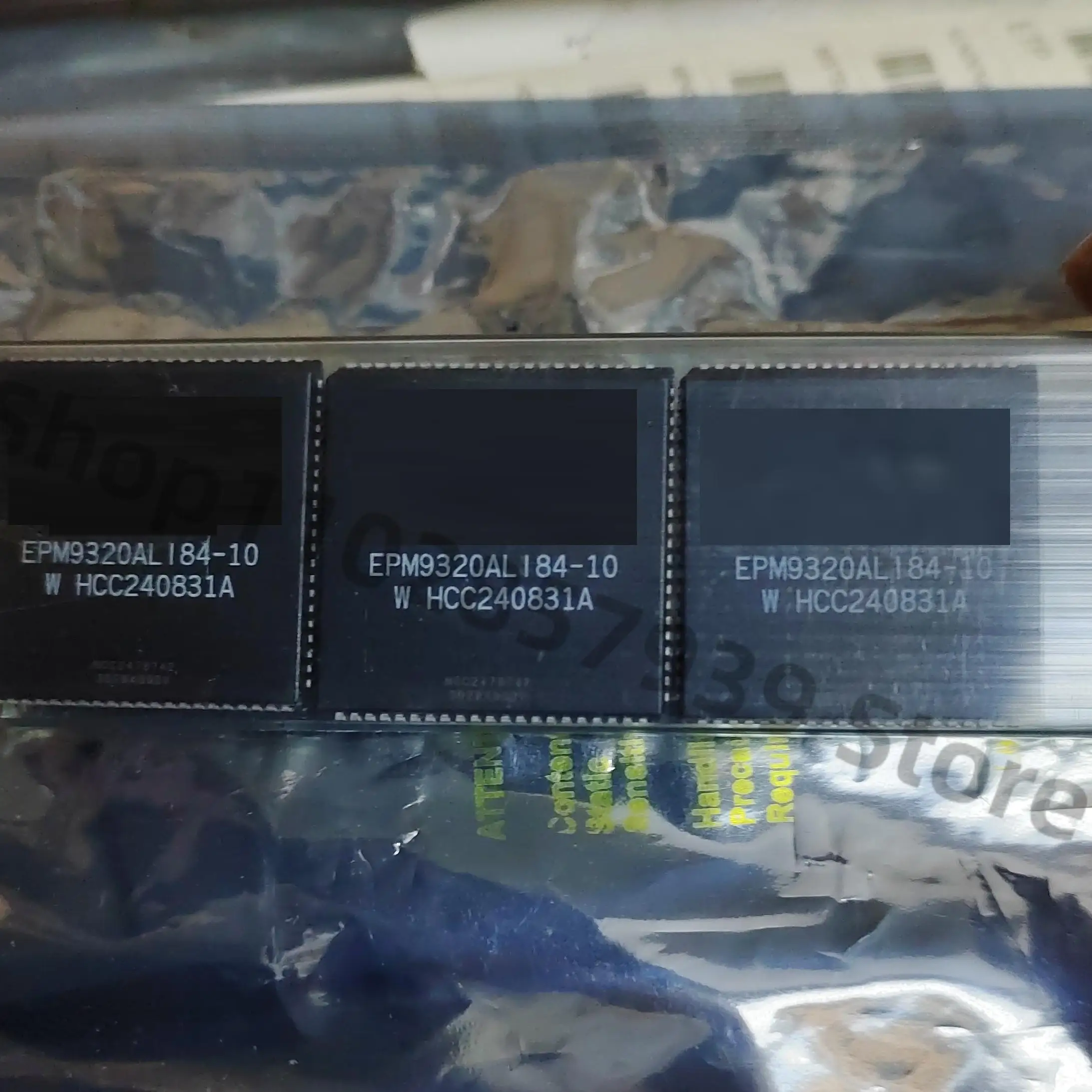 

1pcs/lot EPM9320ALI84-10 PLCC44 Original programmable logic device