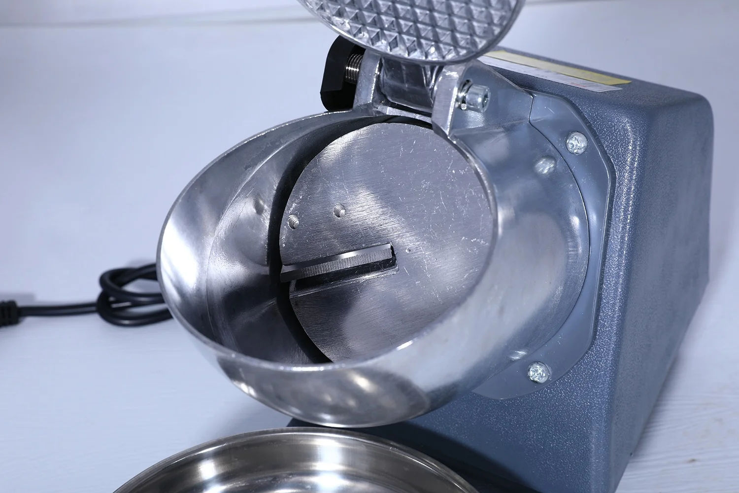 Ice Crusher, Double Blade, Powerful Motor, Electric Shaved Ice Machine, Snow Cone Maker, Home Kitchen Appliance view 5