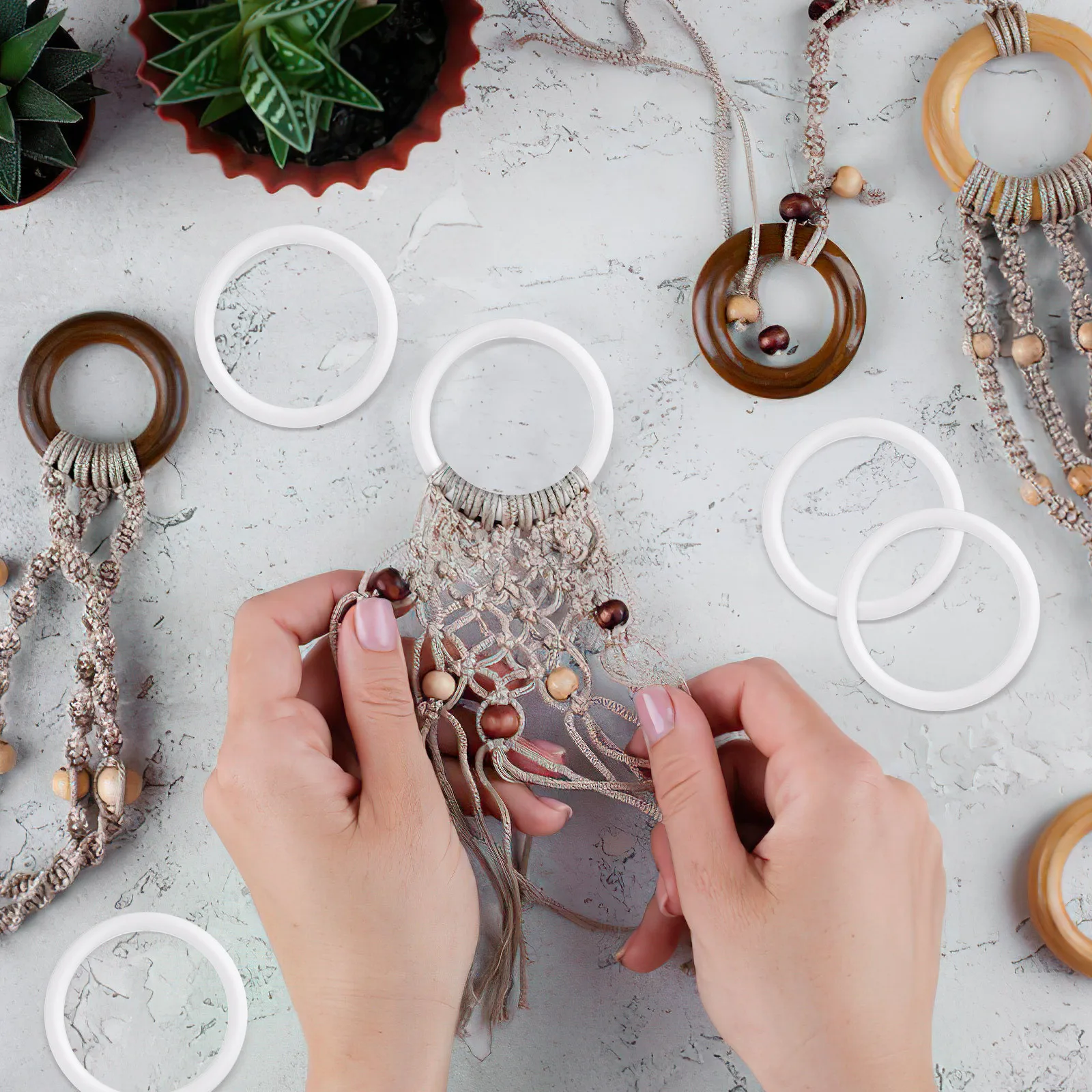 

30pcs Dreamcatcher Kit 6Cm White Plastic Rings Diy Craft Supplies For Wall Hanging Decor Dreamcatcher Circle Plastic Ring