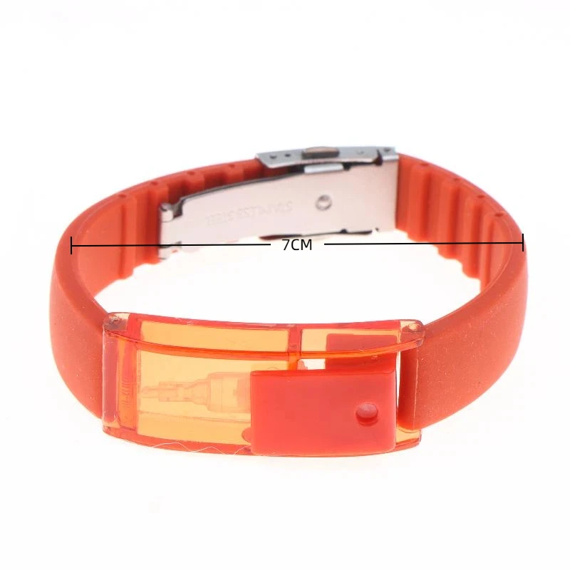 Innovatives Armband mit integriertem Duftspender, das eine praktische Duftfreisetzung für den täglichen Gebrauch, auf Reisen und bei Verabredungen ermöglicht. Verstellbar, 1 Stück. – Detail 11