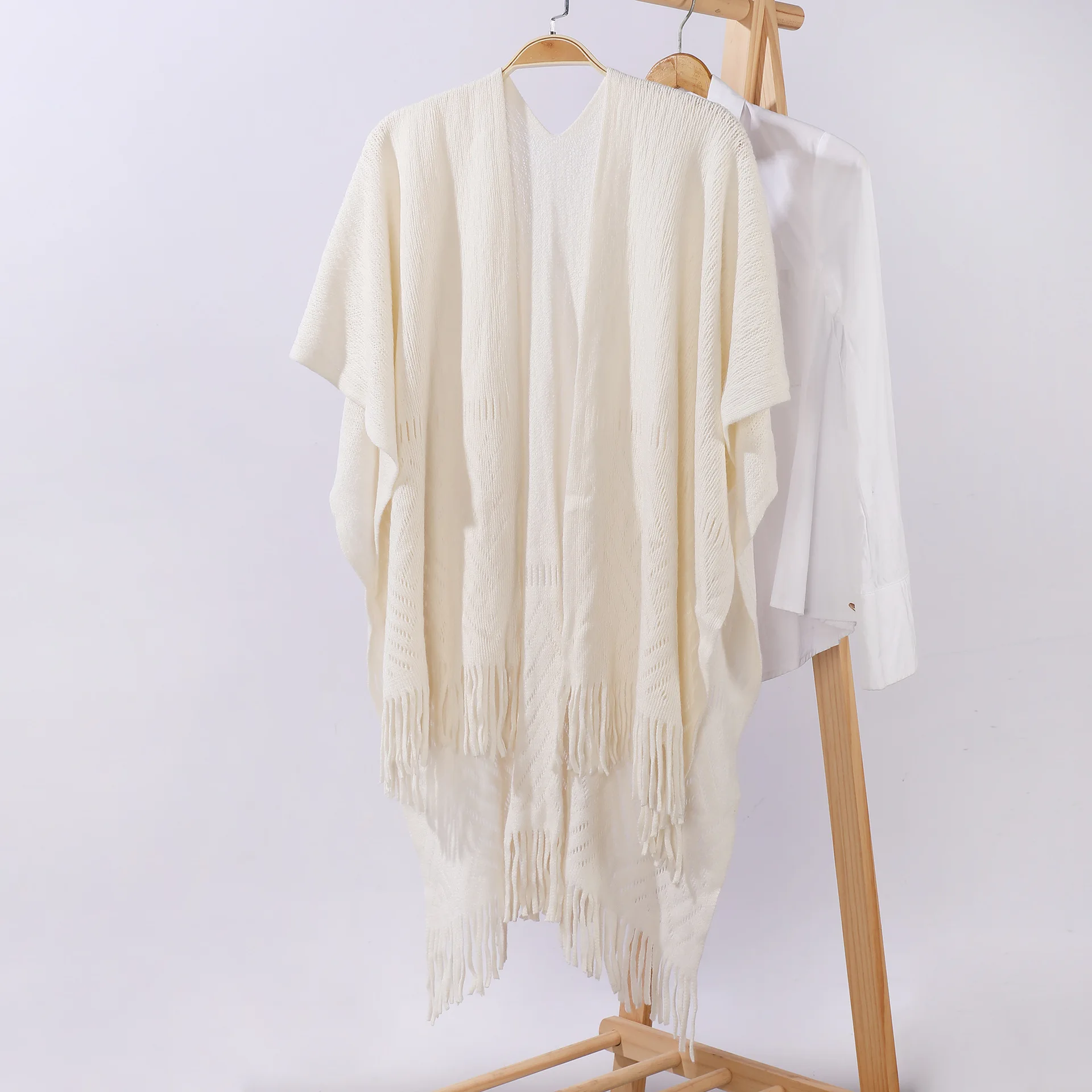 Air conditioned room office knitted shawl women's hollowed out tassel fashionable cheongsam white cape thin cloak Poncho