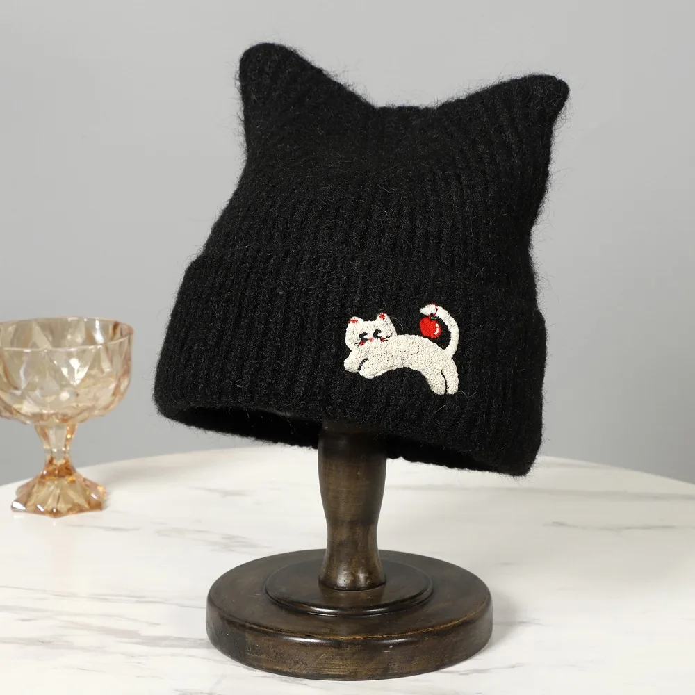 Retro Soft Cat's Ea…