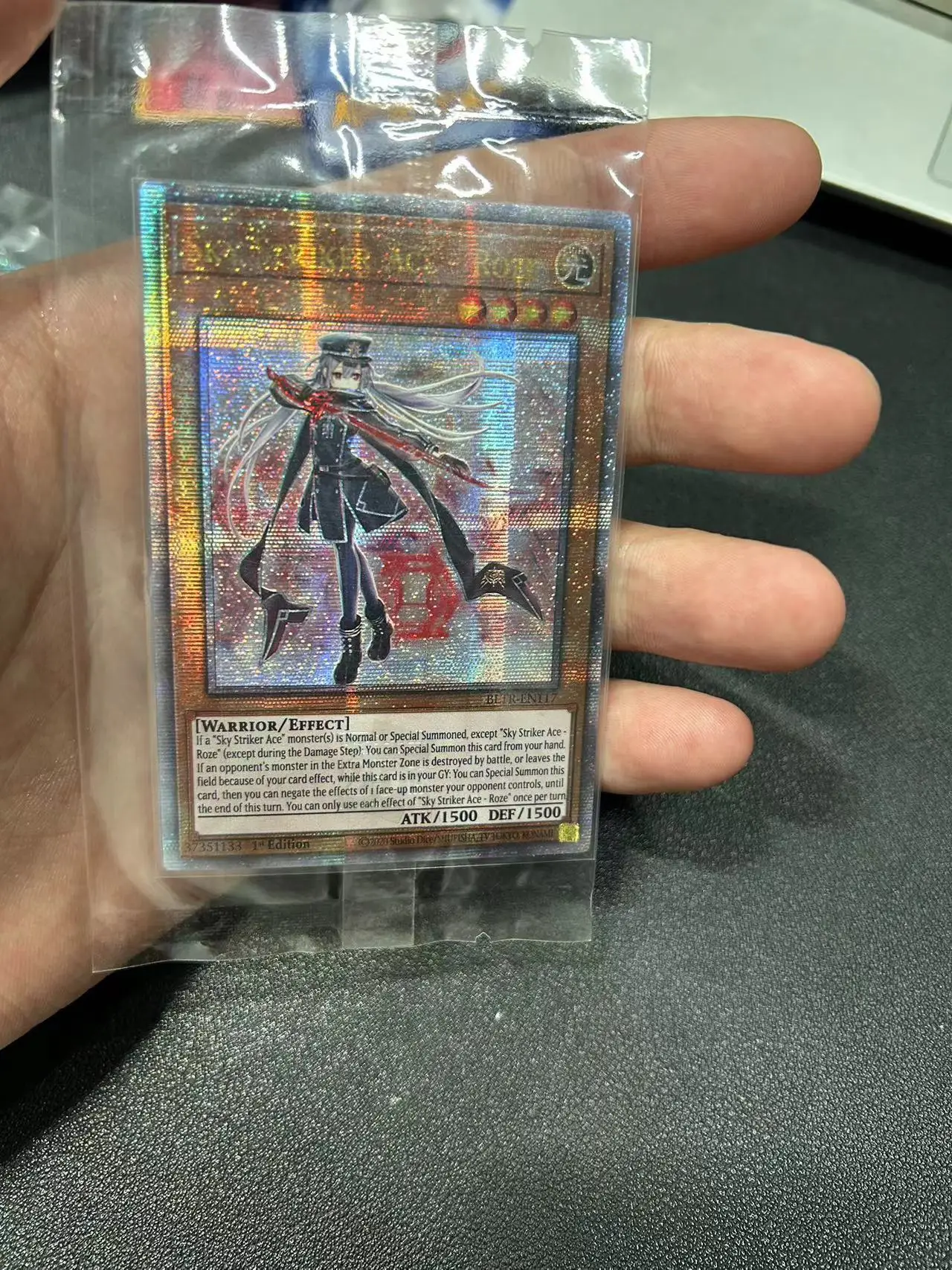 Yu Gi Oh شبه الكروم E ، QCSER TCG ، مهاجم السماء الآس روز ، مجموعة الإنجليزية ، غير أصلية