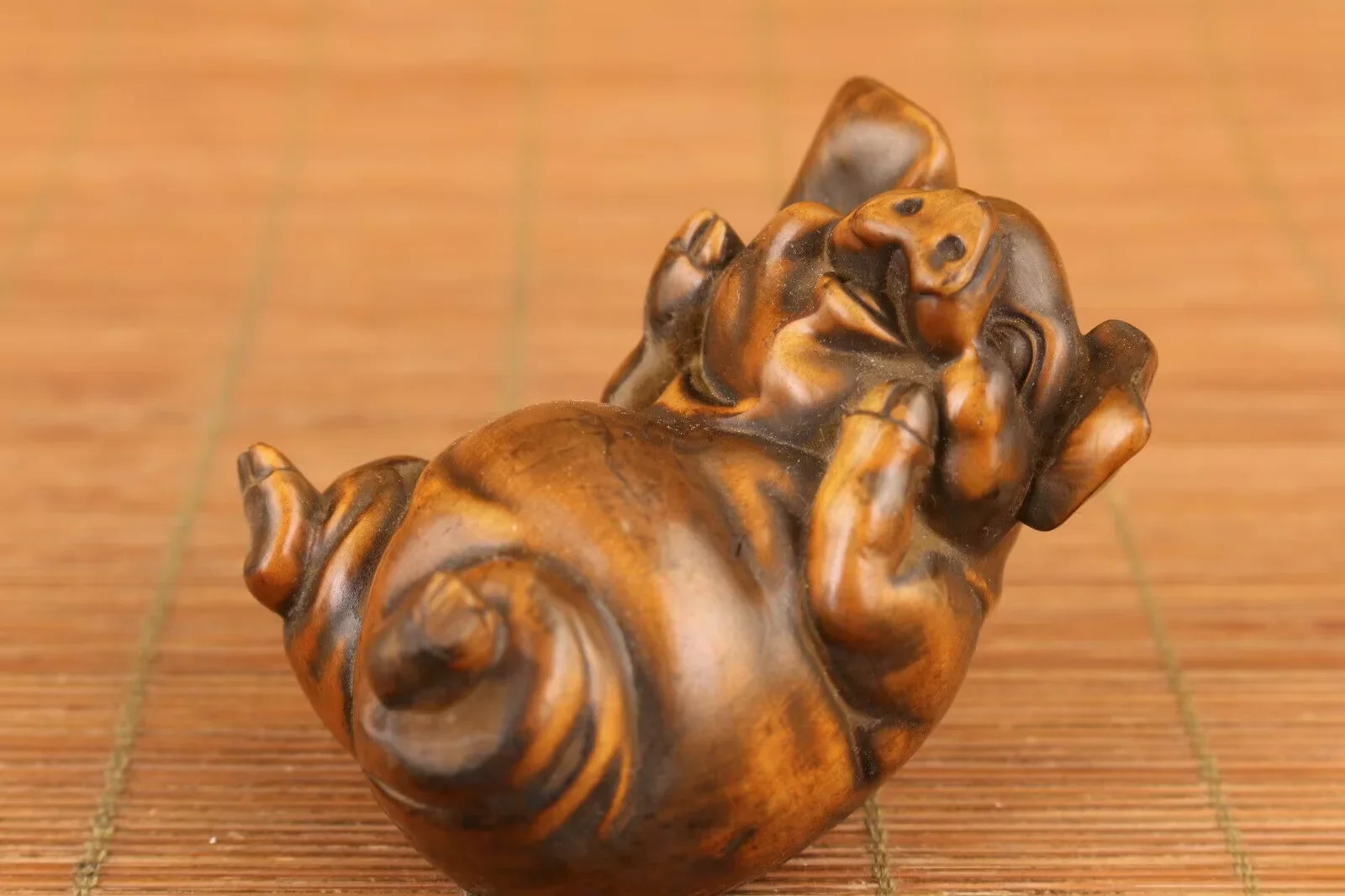 Lovely Collection Chinese Old Boxwood Pig Figure Statue Hand Piece Noble Gift Statues et Sculptures Figurines Home Accessories