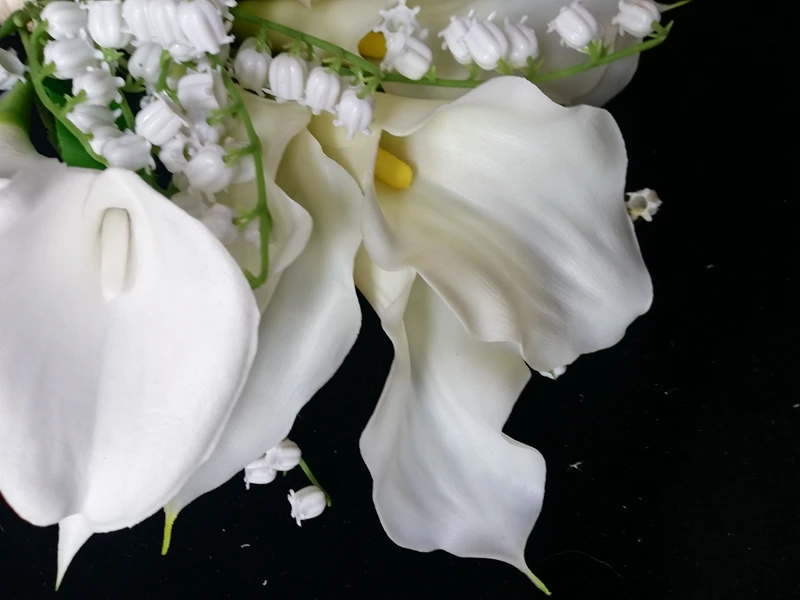 2023 Real Photos Bridesmaid Wedding Event White Flowers Calla with Bell Orhind bouquet de mariage mariée