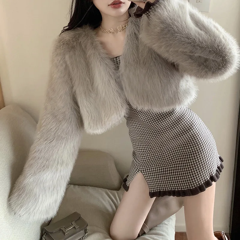 2024 Autumn Winter Fashion Women Faux Fur Coat Long Sleeve Design Cute Caterpillar Shape Hot Selling Faux Fur Jackets for Girls