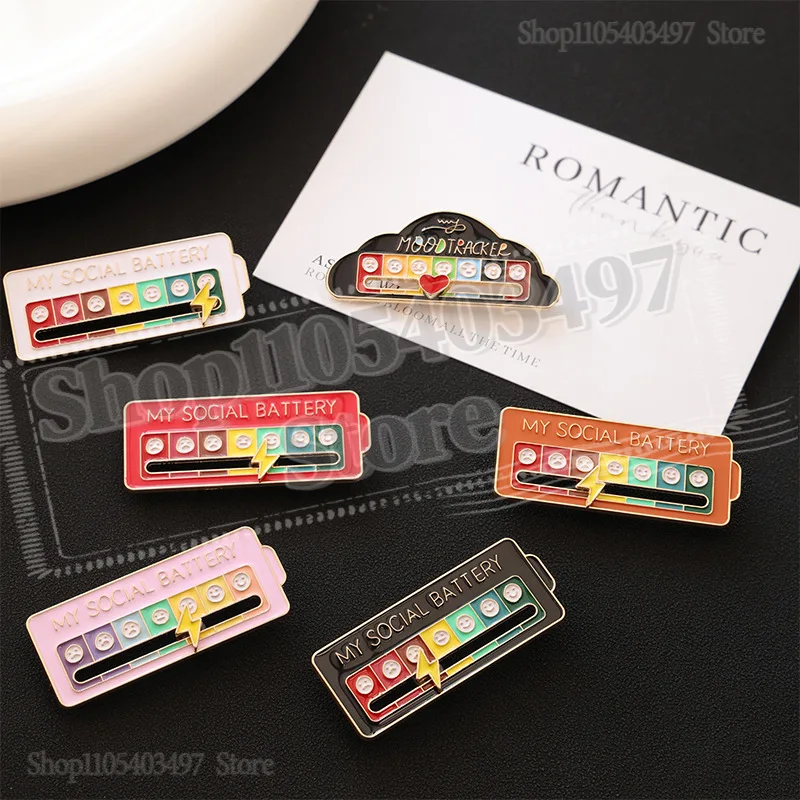 

2026 My Social Battery Sliding Enamel Pin, Funny Mood Tracker Lapel Pin, Adjustable Social Energy Badge for Backpacks & Jackets