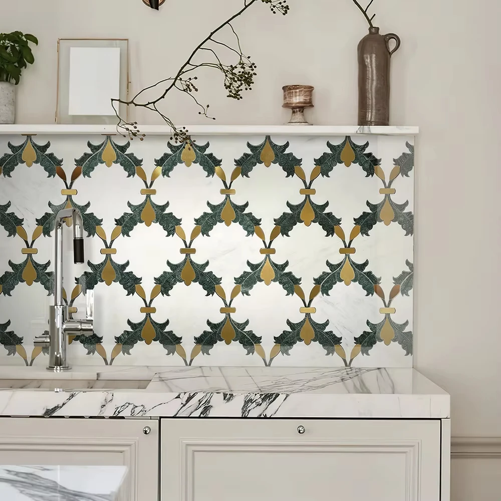 

Мозаика из натурального мрамора 30×40 мм, толщиной 10 мм, для пола и стен вилл, ванных комнат, гостиных - резка гидроабразивным методом