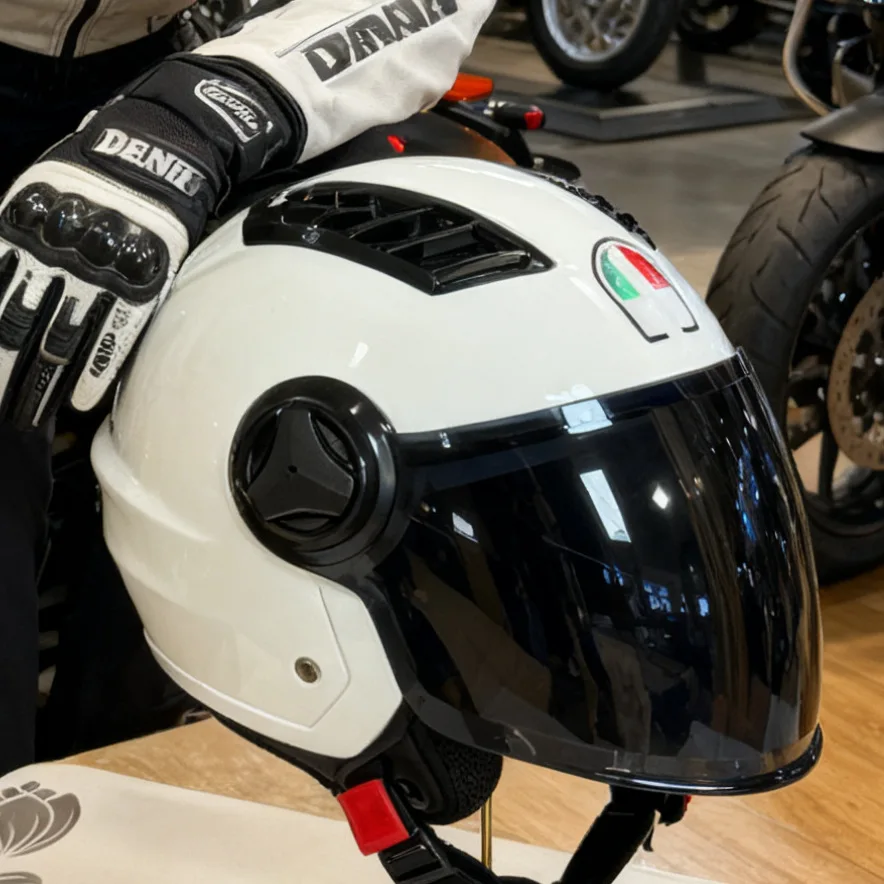 Three-Quarter Helmet for Cruiser Motorcycles, Unisex, All-Season Breathable Half-Cover Safety Helmet